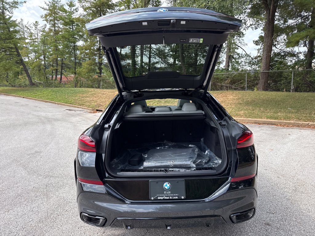 New 2027 BMW X6 xDrive40i w/ Executive Package AWD/4WD image 25