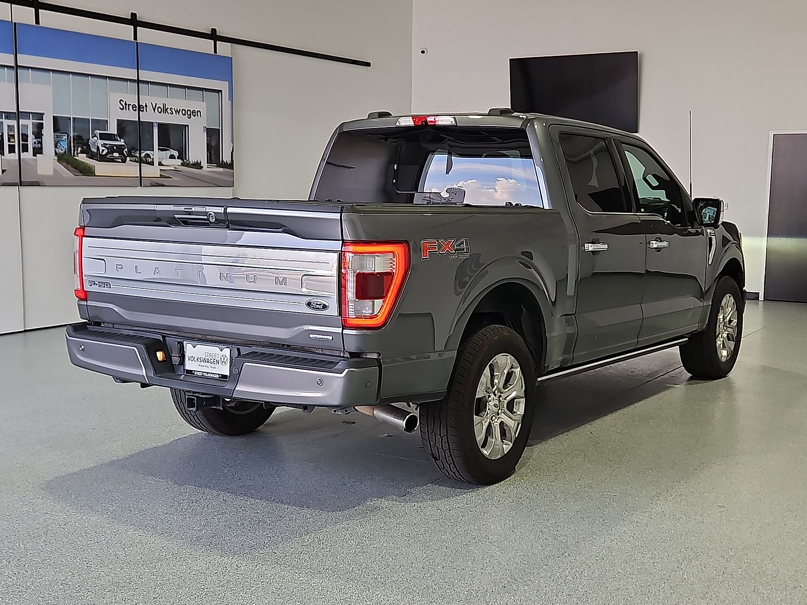 Used 2022 Ford F150 Platinum w/ Equipment Group 701A High AWD/4WD image 8
