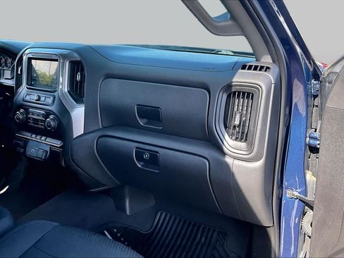 Used 2019 Chevrolet Silverado 1500 Custom w/ Custom Convenience Package AWD/4WD image 19