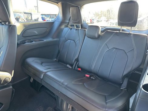 New 2026 Chrysler Pacifica Select AWD/4WD image 28