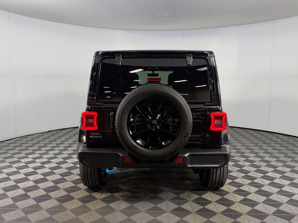 Used 2023 Jeep Wrangler Unlimited Sahara w/ Safety Group AWD/4WD image 9