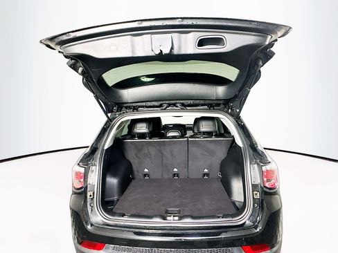 Used 2022 Jeep Compass Latitude image 27