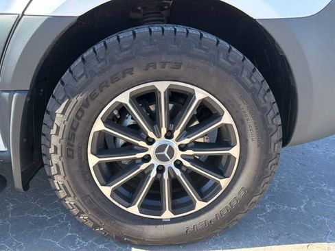 Used 2023 Mercedes-Benz Sprinter 2500 image 9