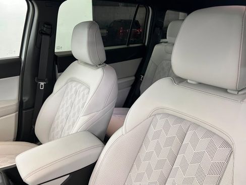 New 2026 Jeep Cherokee Overland image 16