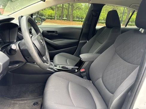 Used 2022 Toyota Corolla LE FWD image 9