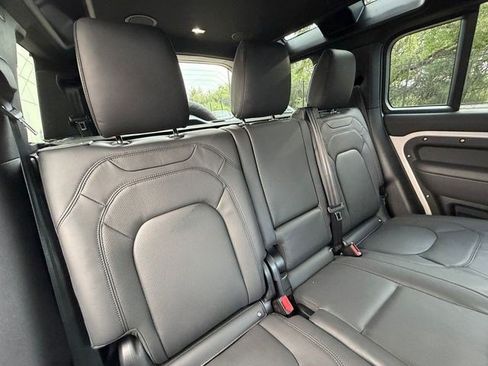 Certified 2026 Land Rover Defender 110 X-Dynamic SE AWD/4WD image 17
