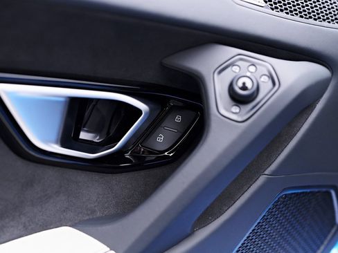 Used 2023 Lamborghini Huracan EVO image 46