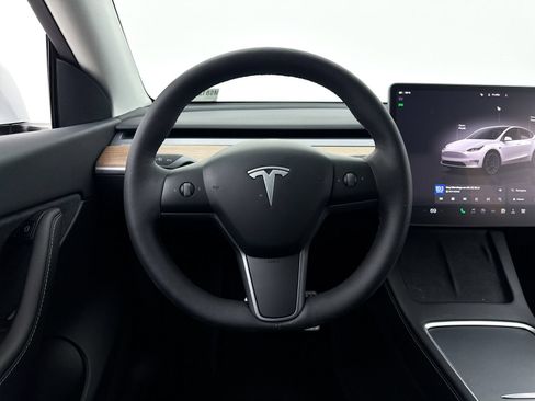 Used 2022 Tesla Model Y Performance AWD/4WD image 3