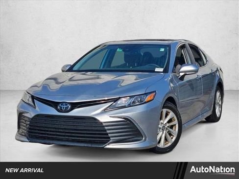 Used 2024 Toyota Camry LE w/ Convenience Package image 1