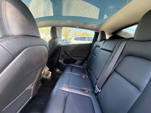Used 2025 Tesla Model Y Long Range image 18