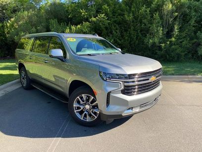 Used 2024 Chevrolet Suburban LT w/ Luxury Package