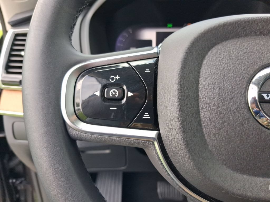 Used 2024 Volvo XC90 B5 Plus AWD/4WD image 19
