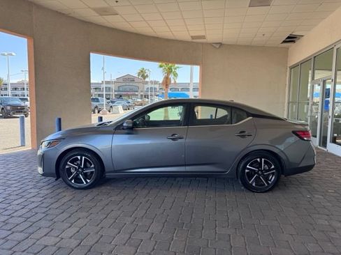 Used 2024 Nissan Sentra SV FWD image 2