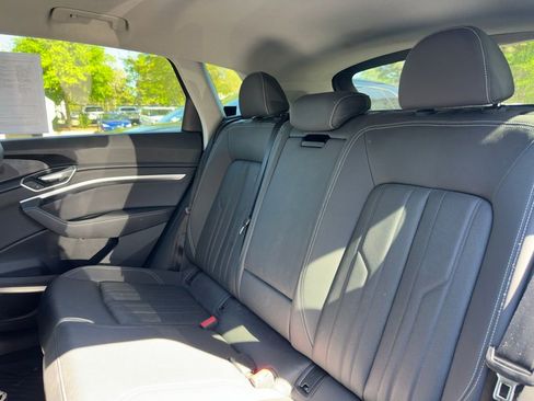 Used 2019 Audi e-tron Premium Plus image 12