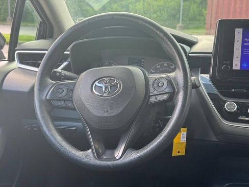 Used 2024 Toyota Corolla LE FWD image 17