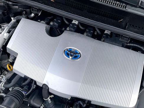 Used 2021 Toyota Prius Prime LE image 32