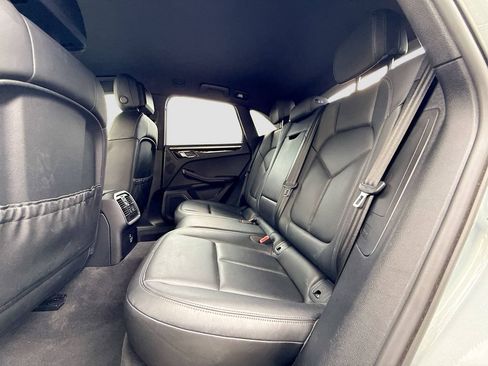 Used 2021 Porsche Macan AWD/4WD image 26