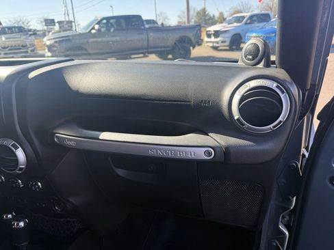 Used 2014 Jeep Wrangler Unlimited Sahara w/ Dual Top Group image 32