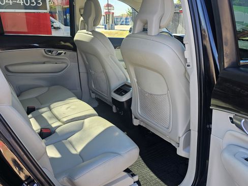 Used 2017 Volvo XC90 T6 Momentum w/ Vision Package image 28