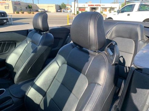 Used 2019 Ford Mustang Premium image 17