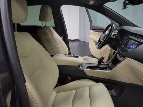Used 2019 Cadillac XT5 FWD image 31