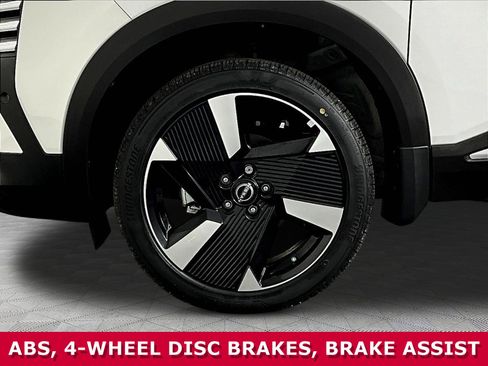 Used 2025 Nissan Kicks SR FWD image 29