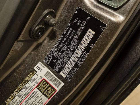 Used 2016 Toyota Sienna LE image 18