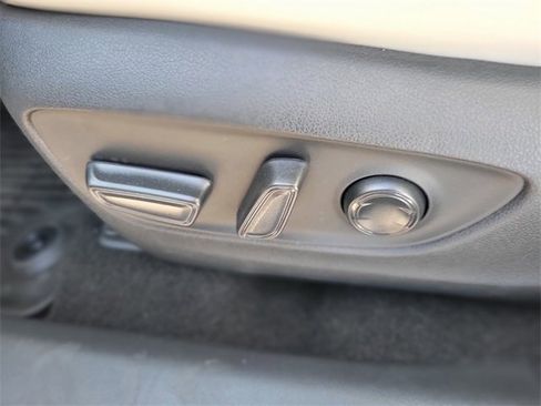 Used 2024 Toyota RAV4 Limited image 20