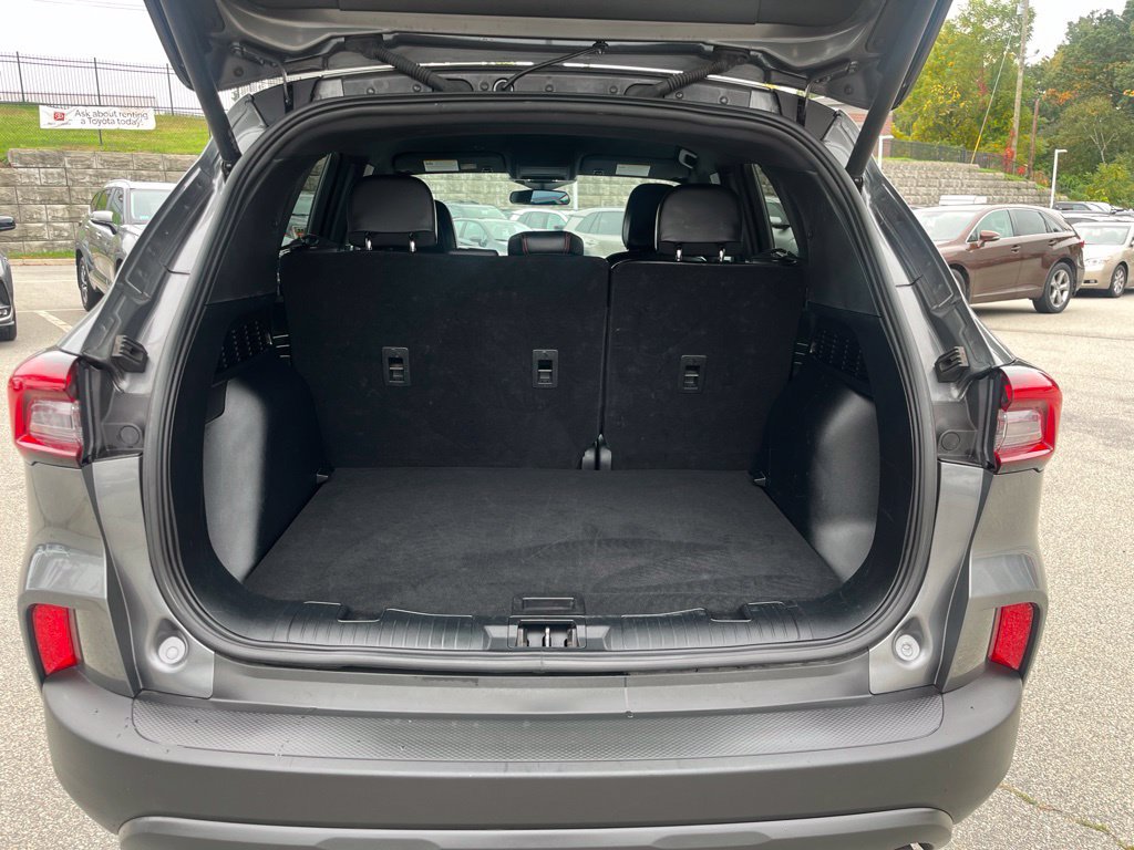 Certified 2025 Ford Escape ST-Line Select AWD/4WD image 5