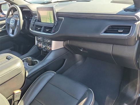 Used 2023 GMC Yukon XL SLT w/ SLT Luxury Package image 30