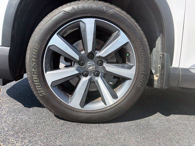 Used 2025 Honda Pilot Touring image 13