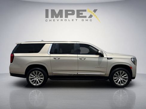 Used 2023 GMC Yukon XL Denali w/ Advanced Technology Package AWD/4WD image 6