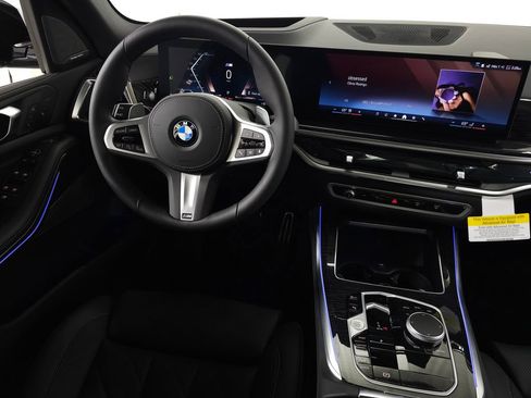 Used 2026 BMW X5 xDrive40i w/ M Sport Package AWD/4WD image 14