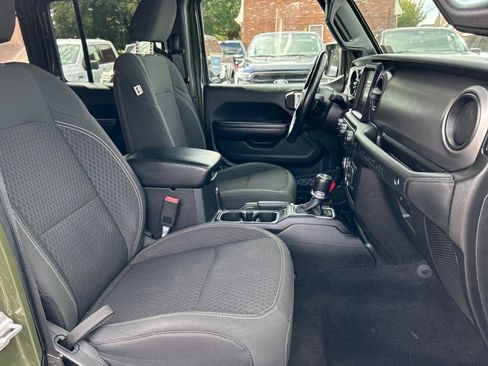Used 2021 Jeep Wrangler Unlimited Sport image 17