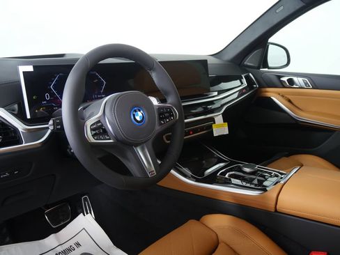 New 2026 BMW X5 xDrive50e w/ M Sport Package AWD/4WD image 13