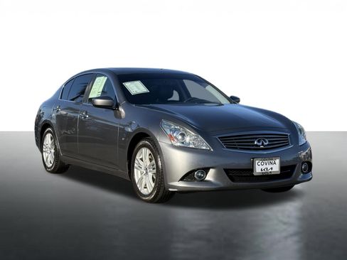 Used 2015 INFINITI Q40 w/ Navigation Package image 2