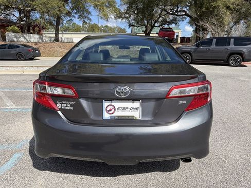 Used 2014 Toyota Camry SE image 6