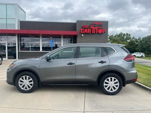 Used 2018 Nissan Rogue S FWD image 1