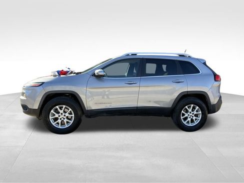 Used 2015 Jeep Cherokee Latitude w/ Comfort/Convenience Group image 2