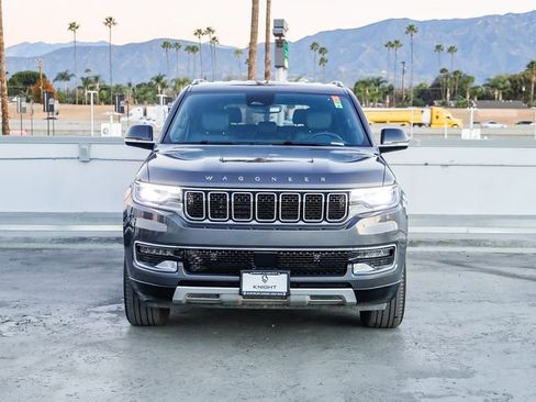 Certified 2024 Jeep Wagoneer L Series II w/ Flexible Seating Group image 3