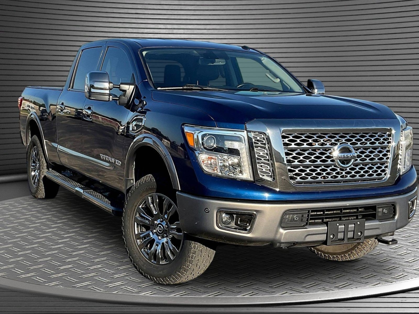 Used 2019 Nissan Titan Platinum Reserve w/ Platinum Utility Package AWD/4WD image 1