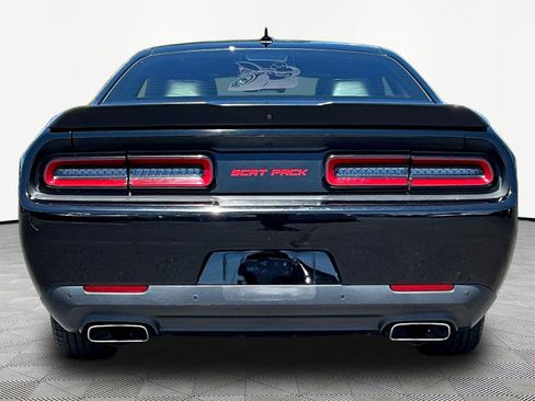 Used 2016 Dodge Challenger R/T Scat Pack w/ Leather Interior Group RWD image 5