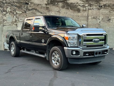 Used 2013 Ford F350 Lariat w/ Lariat Ultimate Pkg image 2