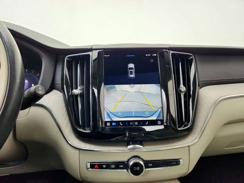 Certified 2023 Volvo XC60 B6 Ultimate w/ Protection Package Premier image 24