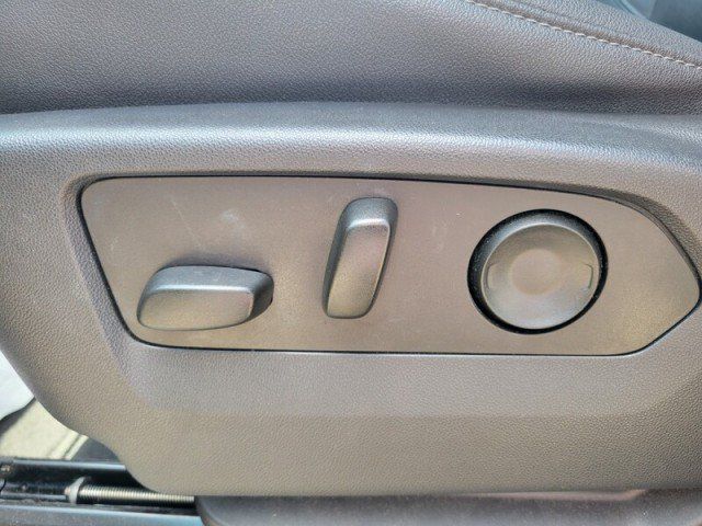 Used 2023 GMC Sierra 1500 SLT w/ SLT Premium Package RWD image 12