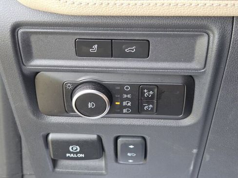 Used 2024 Ford Expedition Limited RWD image 27