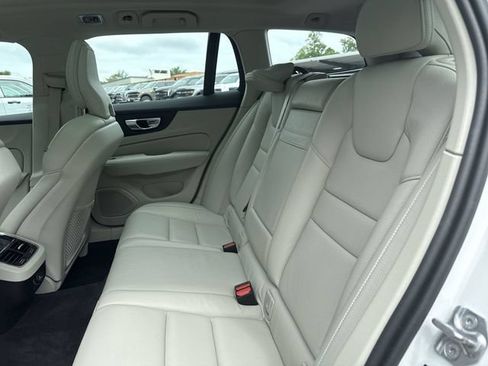Used 2020 Volvo V60 T5 Inscription FWD image 23