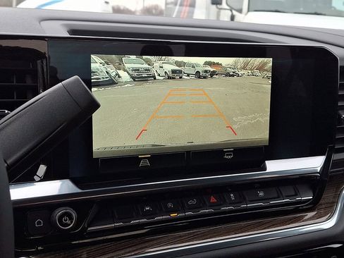 Used 2025 Chevrolet Silverado 1500 LT image 18