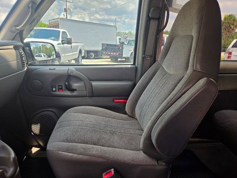 Used 2004 GMC Safari Passenger RWD image 19