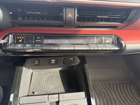 Used 2024 Toyota Prius Prime XSE Premium image 25